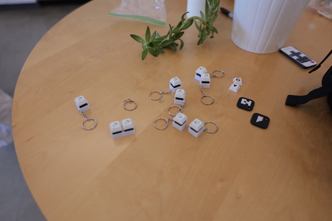 Printed keycaps illustrating small mating features